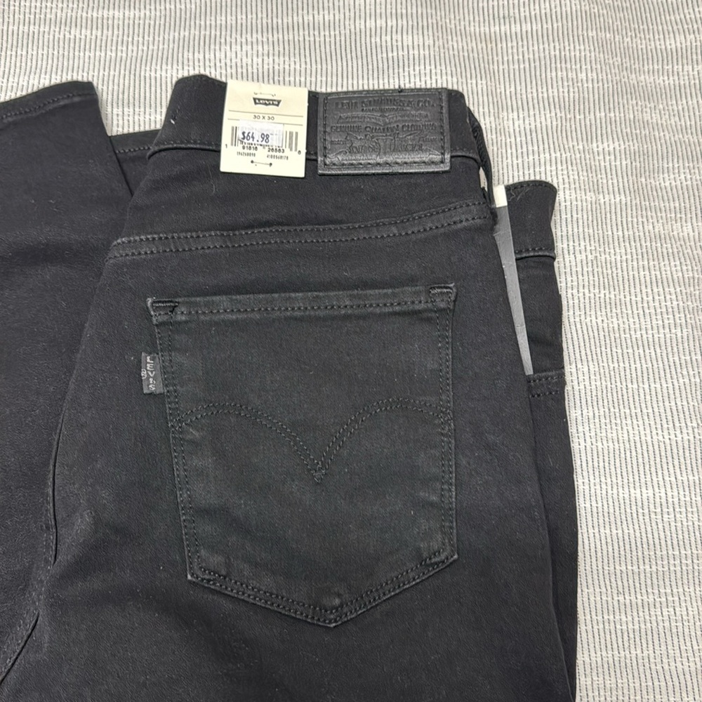 NWT Levi black jeans